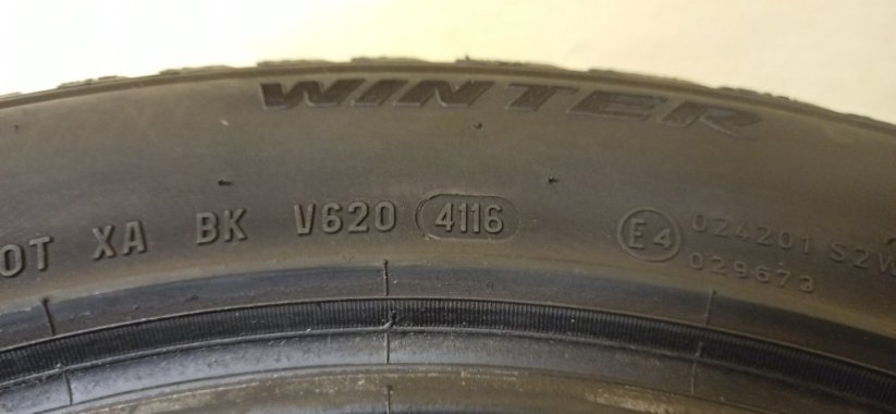 Pirelli Winter Sottozero 3 205/55 R16 91H 4,5 mm (Použité)