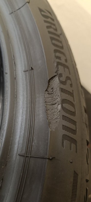 Bridgestone Turanza 225/40 R18 92Y 4,5 mm (Bazarové)