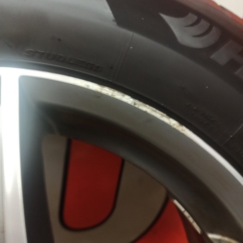ALU kola Ronal 5x112, ET45, zimní pneu 235/60 R17