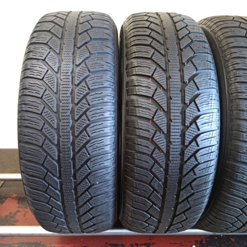 Semperit 215/65 R17 99H 1x6,5-7,5mm; 3x4-5mm (Bazarové)
