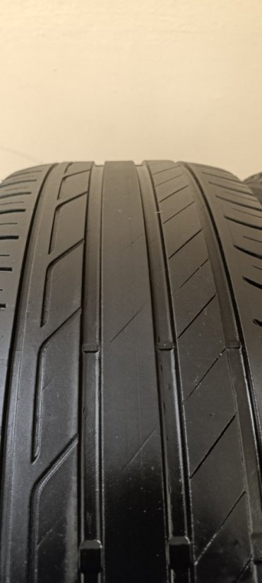Bridgestone Turanza 215/50 R18 92W 4 - 5 mm (Použité)