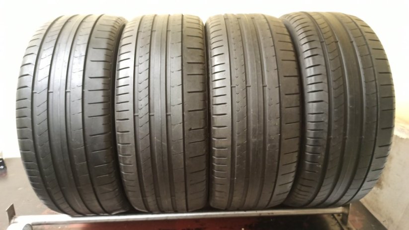 Pirelli 255/40 R20 101Y 2x4,5-5,5mm 2x3,5-4,5mm (Bazarové)