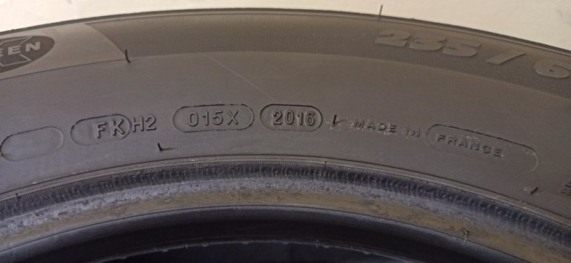 Michelin Latitude Alpin 235/65 R17 108H 5 - 7 mm (Bazarové)