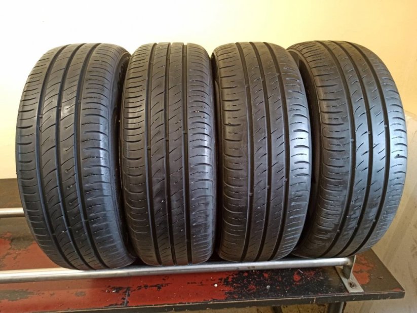 Kumho 185/60 R15 84H 2x6,5mm; 2x4,5-5mm (Bazarové)