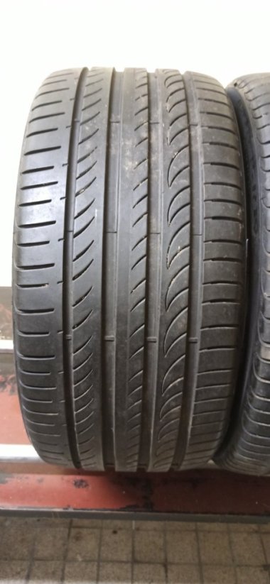 Pirelli 255/35 R19 96Y 1x5,5mm 1x3,5-4,5mm (Použité)