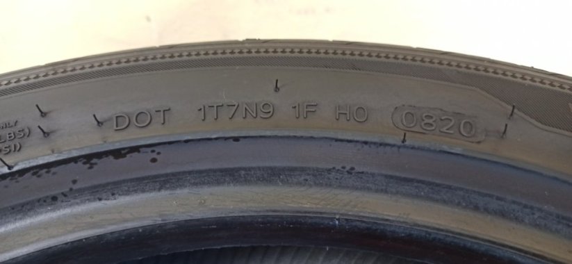 Hankook 235/45 R18 94V 4,5-5mm (Použité)