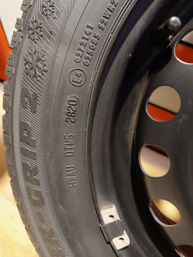Pěkná sada na Citigo 4x100, zimní pneu 165/70 R14