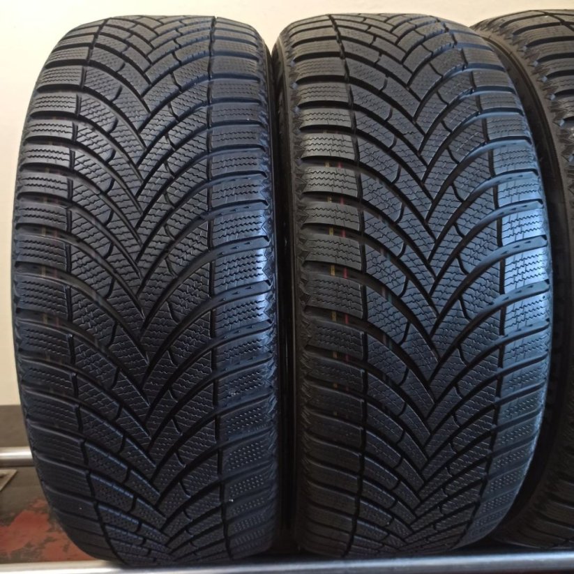 Semperit 225/45 R19 96V 8mm (Bazarové)