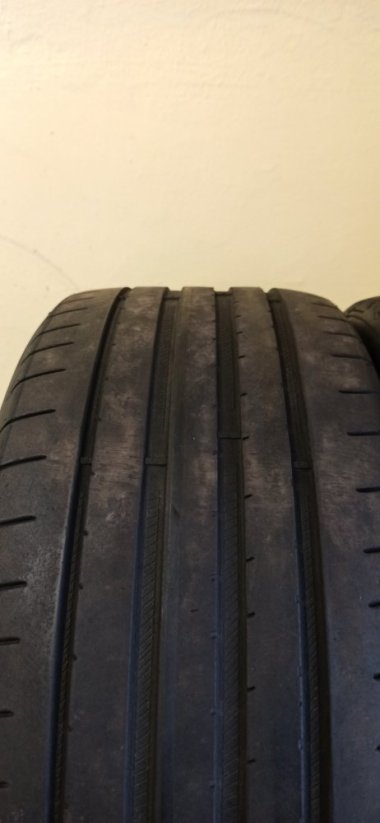 GOODYEAR EAGLE F1 ASYMMETRIC 5 225/40 R18 3-3,5mm (Bazarové)
