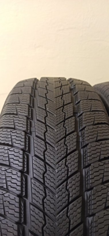 Davanti Wintoura SUV+ 225/65 R17 106H 8,5 mm (Použité)
