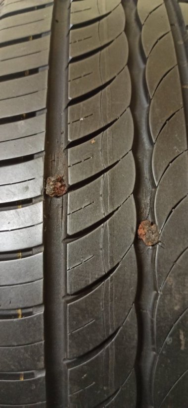 Pirelli Cinturato P1 185/65 R15 88T 5,5 mm (Bazarové)