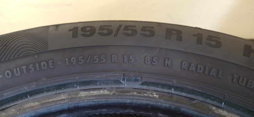 Continental Conti Premium Contact 195/55 R15 85H 4,5 - 5 mm (Použité)