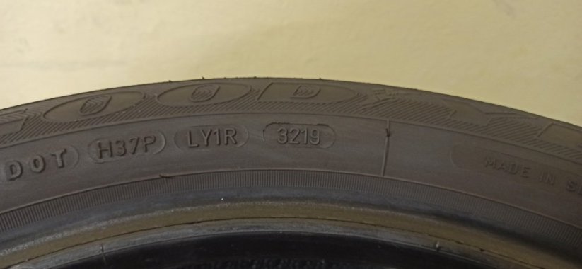 Goodyear Vector 4 Seasons 205/50 R17 93V 5 - 6 mm (Použité)