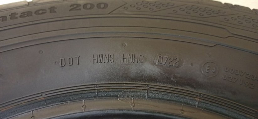 Continental 225/75 R16C 121/120R 5 - 5,5 mm (Bazarové)