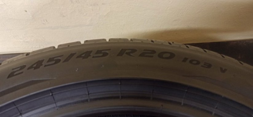 Pirelli P Zero 245/45 R20 103V 6 mm (Bazarové)