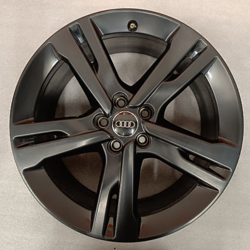 Originální alu kola na Audi A6, S6, 8Jx19'' , ET39