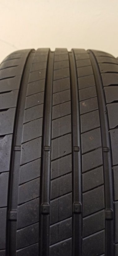 Bridgestone Potenza S005 225/40 R18 92Y 5,5 mm (Použité)