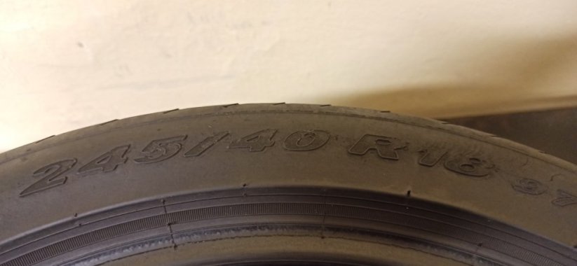 Pirelli P Zero 245/40 R18 97Y 5,5 – 6,5 mm (Bazarové)