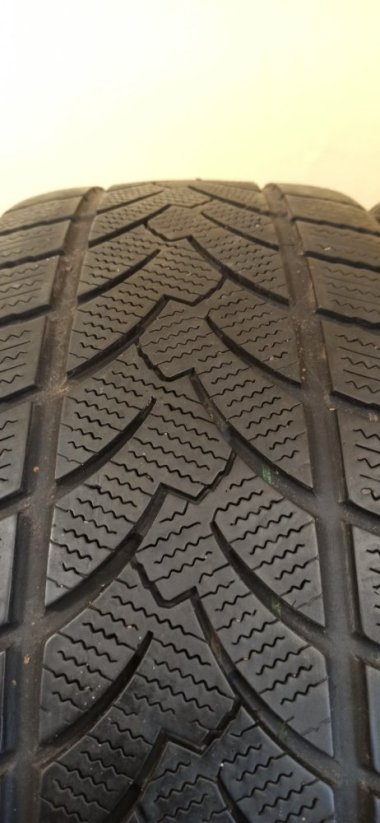 Platin RP60 Winter 235/45 R18 98V 4,5 - 5,5 mm (Bazarové)