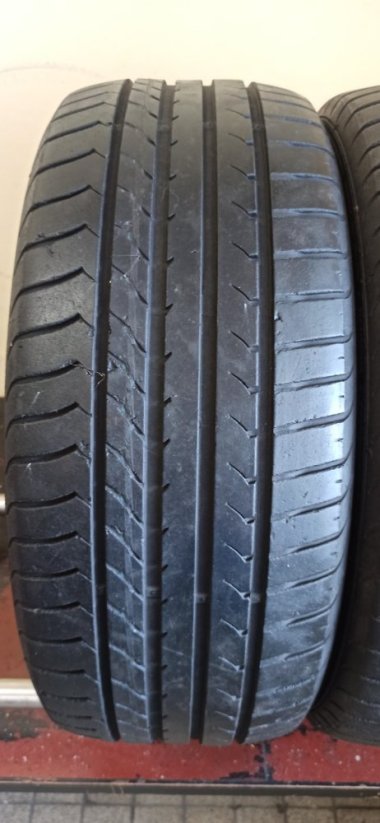 Goodyear Efficent Grip 215/50 R17 91V 4,5 - 5 mm (Bazarové)