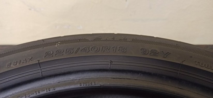 Bridgestone Potenza 225/40 R18 + 245/35 R18 (Použité)