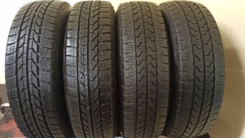 Goodyear Cargo 205/75 R16C 113/111R 5,5 - 8,5 mm (Bazarové)