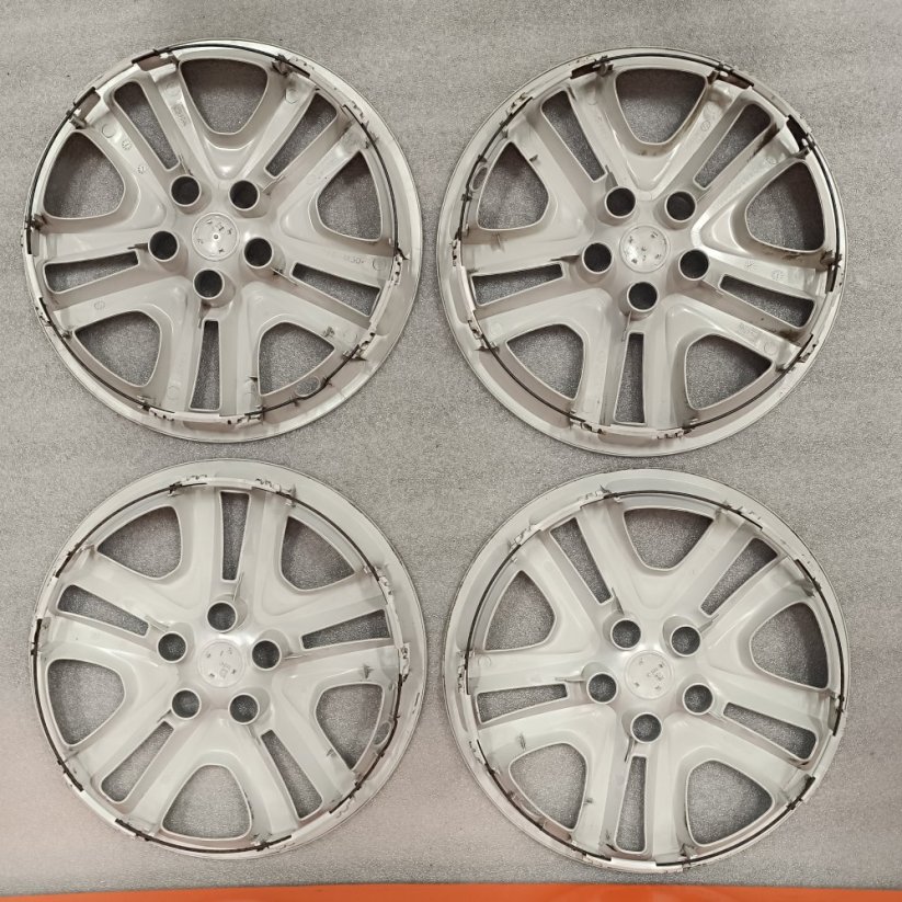 Poklice Opel Astra 16" (použité)