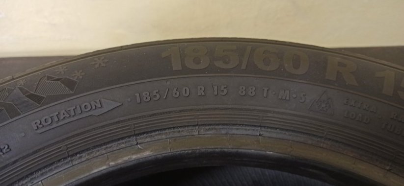Semperit Speed - Grip 5 185/60 R15 88T 4,5-5,5 mm (Bazarové)