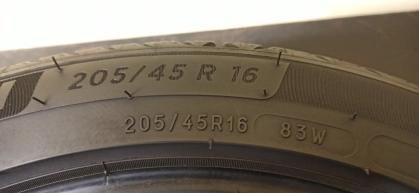 Dvojrozměr Michelin Primacy 205/45 R16+ 185/50 R16 (Bazarové)