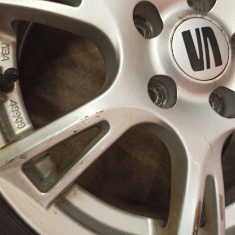 ALU kola Seat Leon 5x112, zimní pneu 195/65 R15