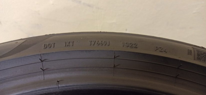 Pirelli 265/35 R19 98Y 3,5-4,5mm (Bazarové)