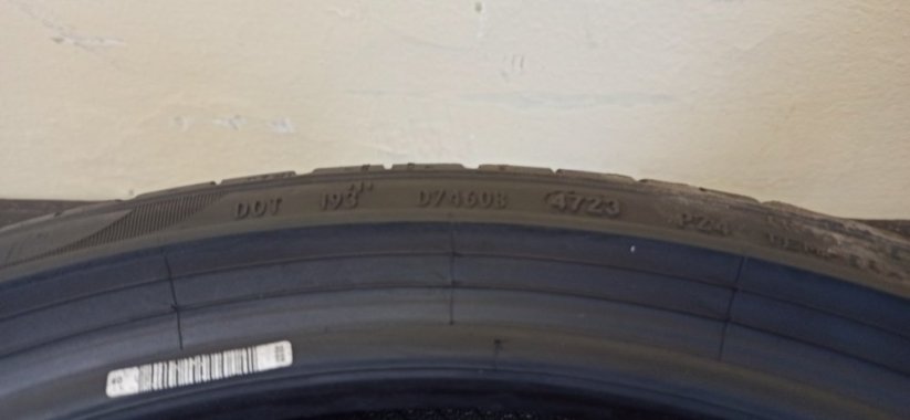 Pirelli 205/40 R18 86W 4-5mm (Použité)