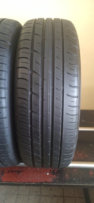Falken Ziex 215/65/17 99V 1x 5-5,5mm a 1x 4,5-5mm (Použité)