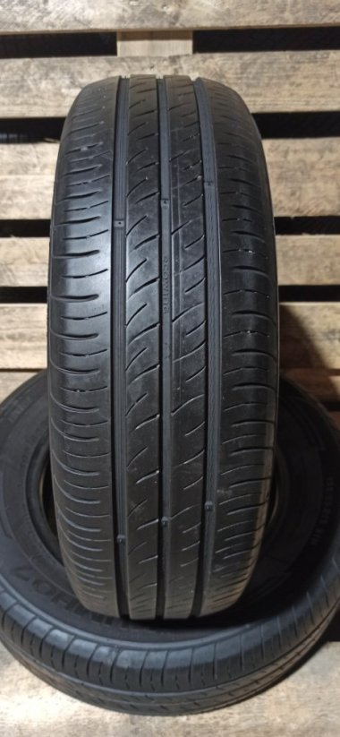Kumho 195/65 R15 91H 1x4,5-5mm 1x4-4,5mm (Použité)