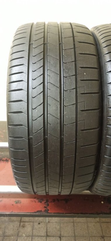 Pirelli 255/35 R19 96Y 4,5-5,5mm (Použité)