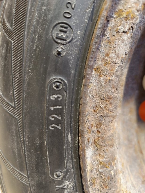 Zimní sada Corsa ET39 4x100 pneu 185/65R15