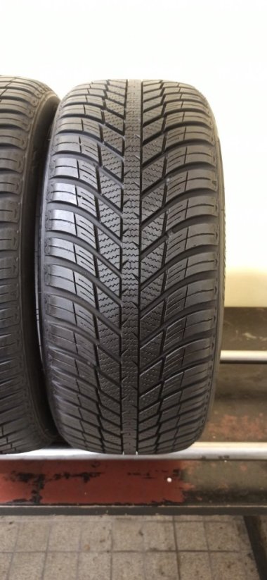Nexen N blue 4Season WH17 225/50 R17 98V / 94V 7mm (Bazarové)