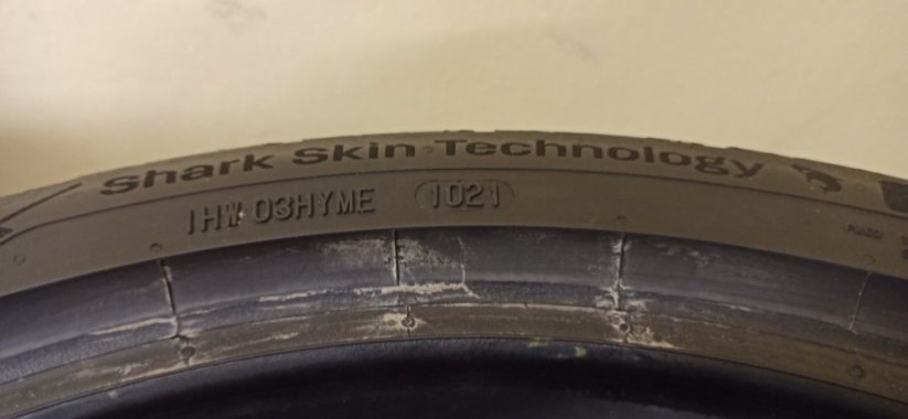 Uniroyal RainSport 5 245/35 R19 93Y 5 - 6 mm (Bazarové)
