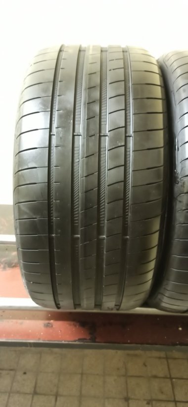 Goodyear Eagle F1 275/40 R18 103Y 5mm (Bazarové)