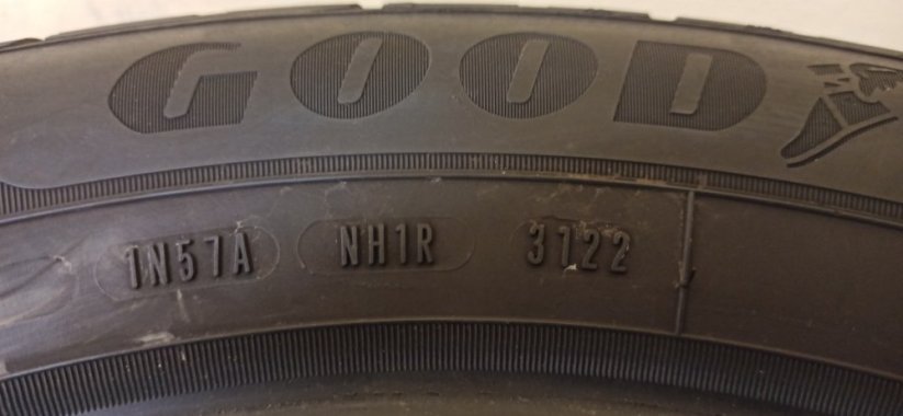 Goodyear 235/55 R17 103V 5,5 - 6,5 mm (Použité)