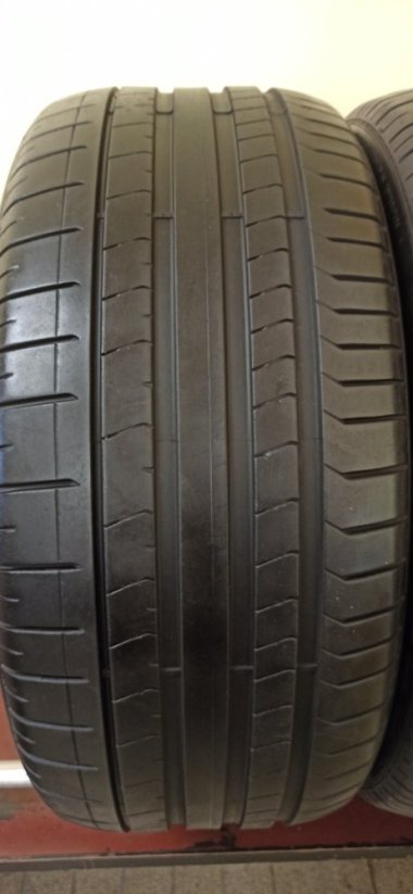 Pirelli P Zero 285/40 R21 109Y 4,5 - 5 mm (Bazarové)