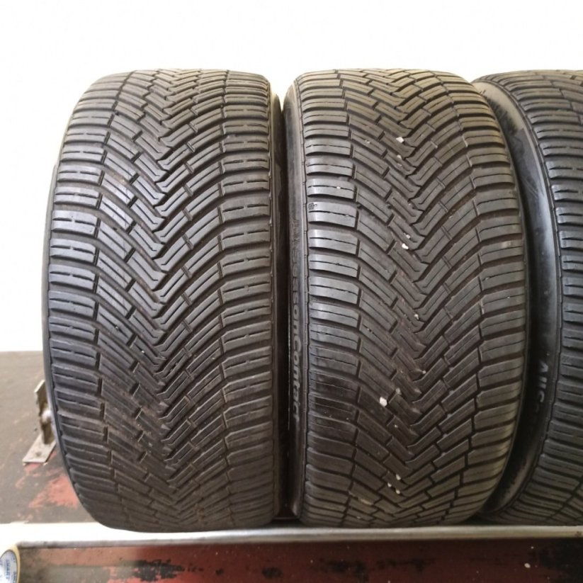 Continental AllSeason Contact 235/35R19 91Y 5-6mm (Bazarové)