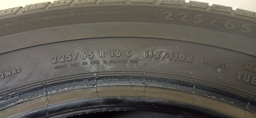 Point S 225/65 R16C 112/110R 6mm (Bazarové)