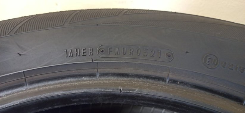 Falken EuroAllSeason 215/60 R17 100V 5,5-6,5mm (Použité)