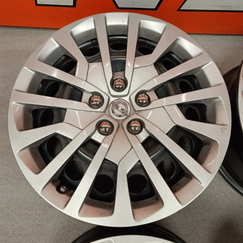 Ocelové disky Opel Vivaro 7Jx17'', 5x108 , ET46