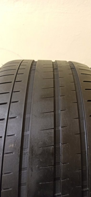 Vredestein Ultrac Vorti 255/35 R18 94Y 4,5-5mm (Bazarové)