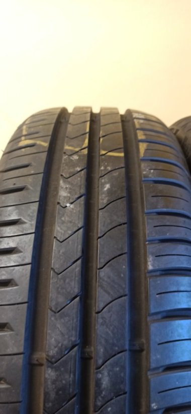 Kumho Ecsta HS51 185/50 R16 81V 7,5 mm (Bazarové)