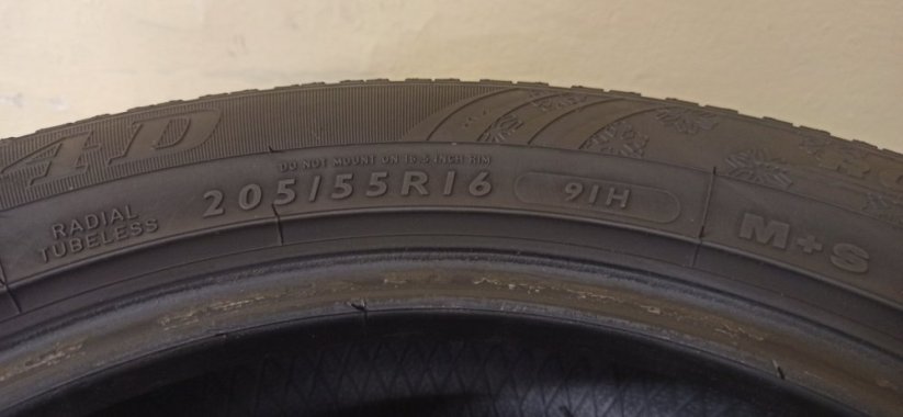 Dunlop SP Winter Sport 4D 205/55 R16 91H 5 mm (Bazarové)
