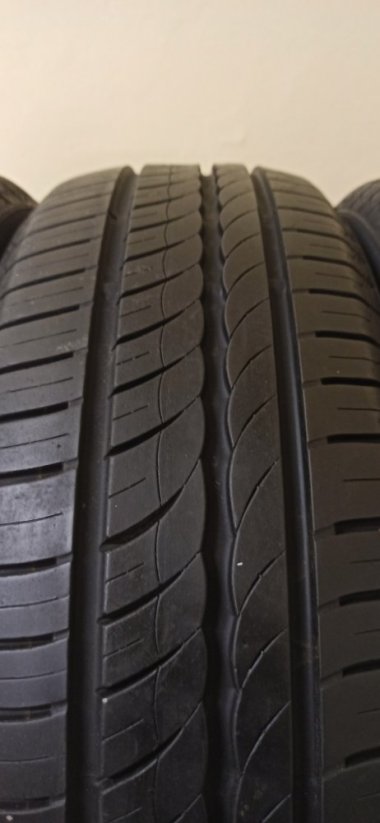 Pirelli Cinturato P1 185/65 R15 88T 5,5 mm (Bazarové)