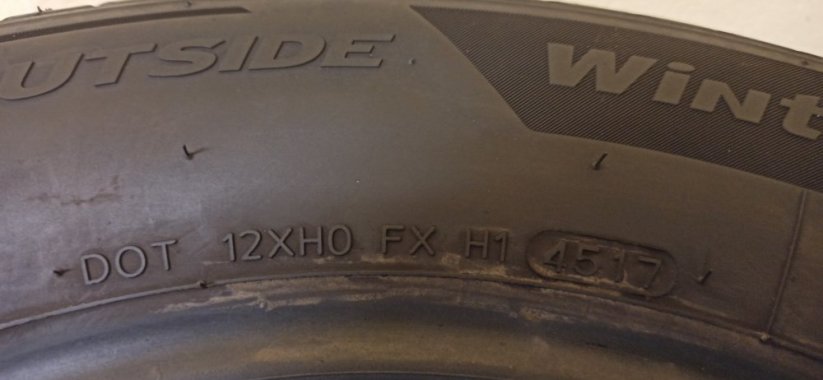 Hankook Winter icept SUV 215/65 R17 99V 5,5 mm (Bazarové)